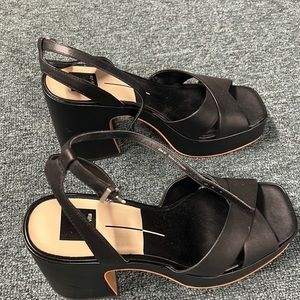 Dolce Vita Platform Sandles